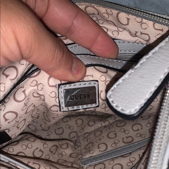 Guess Gray Crossbody Bag like new - Picture 5 of 7